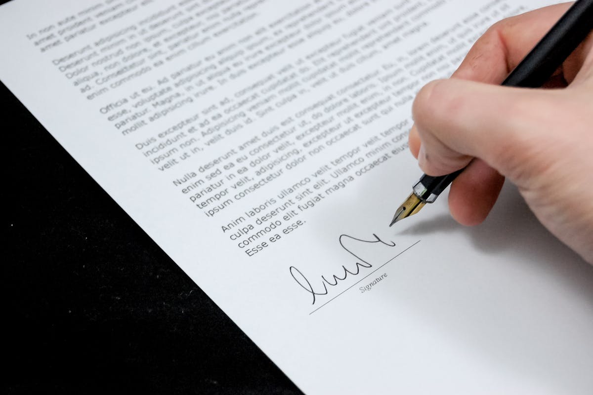 Why should the management team know what happens to a lease when a company goes into liquidation_signing a document